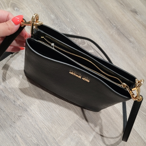 NWT Michael Kors Crossbody Purse! - Picture 4 of 11
